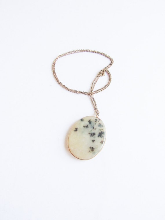 Mossy Agate Vintage Cameo Necklace on a Gold Tone… - image 4