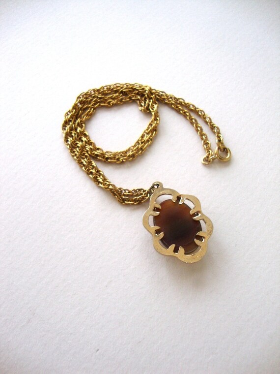 Pendentif Vintage Camée œil De Tigre - Couleur Or, Signé 3433 - Occasion état Impeccable