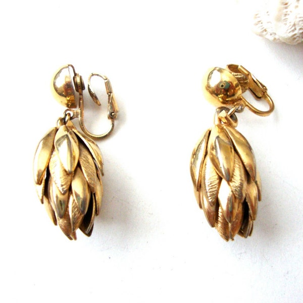 Vintage Abstract Earrings : Wheats of Gold Plumes vintage gold tone modernist earrings