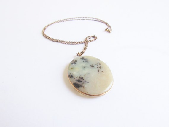 Mossy Agate Vintage Cameo Necklace on a Gold Tone… - image 3