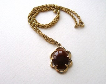 Vintage Tigers Eye Cameo Necklace : Mini Luck Cameo vintage stone cameo on gold tone chain