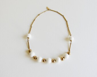 Collier Vintage Signé Sarah Cov - Perle Blanche Ronde Et Perles Décoratives - 4920
