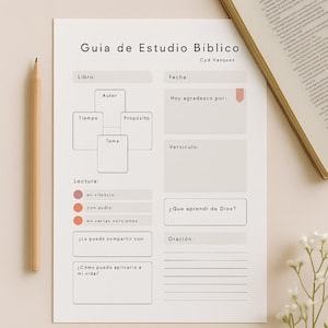 Könnte beinhalten: Ein druckbarer Bibelstudienführer mit dem Titel "Guía de Estudio Bíblico" und dem Text "Tiempo con Dios, más intencional." Der Leitfaden enthält Abschnitte für Autor, Zeit, Zweck und Thema sowie Aufforderungen zur Reflexion und zum Gebet. Ein Bleistift und ein Buch sind ebenfalls sichtbar.