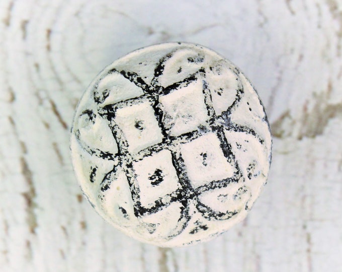 Rustic Farmhouse Knobs, White Drawer Pulls, Dresser Drawer