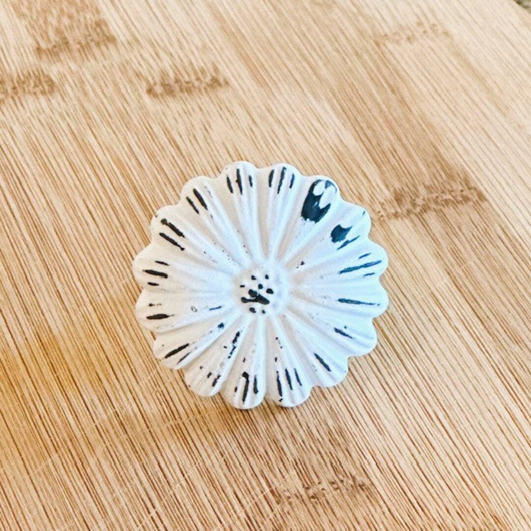 White Flower Knob Daisy Knobs Shabby Chic Knobs Etsy