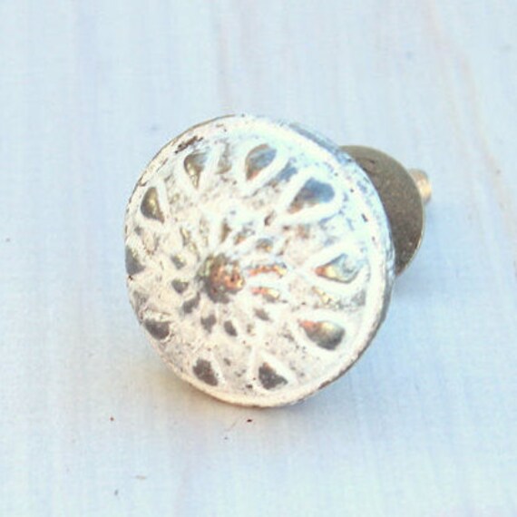 Vintage White Knobs Cabinet Knobs Shabby Chic Knobs Dresser Etsy