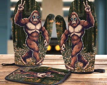 Bigfoot Oven Mitts, & Pot Holder Set. Funny Oven Mitts, Novelty Gift, Oven Mitt