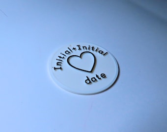 Llavero personalizado con nombre y fecha: recuerdo de pareja impreso en 3D