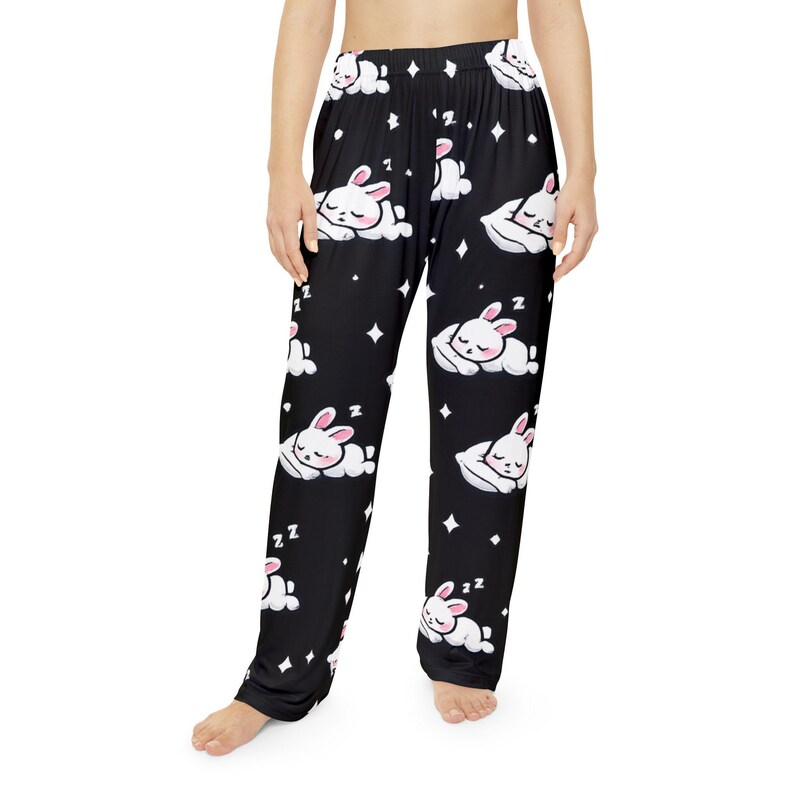 Spodnie piżamowe z wzorem śpiącego króliczka | Czarna chmura śpiącego króliczka zdjęcie 3