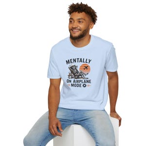 Psychisch im Flugzeug-Modus T-Shirt | Vintage Flugzeug Lounge Design Bild 5