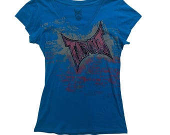 Tapout Blue Graphic V-Neck Baby Tee Women's Large Y2K MMA UFC