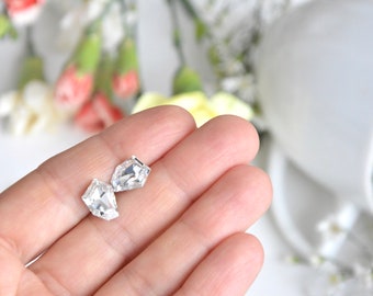 Swarovski studs, white studs, swarovski white studs, dainty bridal earrings, white swarovski studs, swarovski white earrings, earring studs