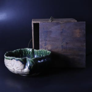 Handcrafted Oribe Pottery Dish – Wabi-Sabi Green Glaze Bowl – Unique Japanese Ceramic Art