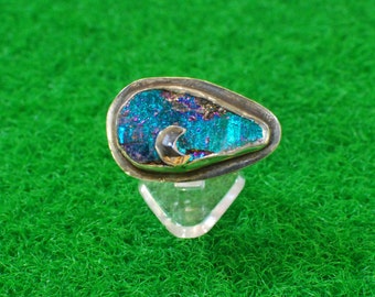 Sterling silver ring with titanium quartz and crescent pattern