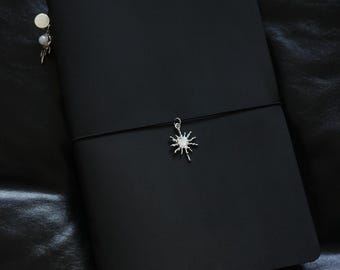 Ciondoli personalizzati per diario con taccuino da viaggio A5, ciondoli personalizzati per diario, diario da viaggio, copertina in pelle di lusso per diario, regalo in pelle