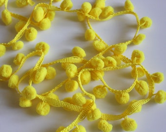 Pom Pom Fringe - Yellow - 3 yards