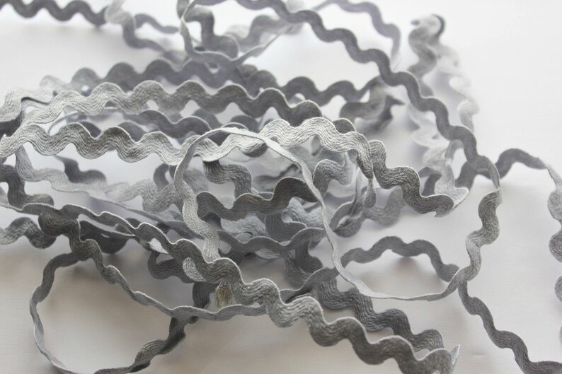 Light Gray Polyester 12 Rick Rack Trim