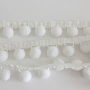 Pom Pom Fringe White Simplicity Brand 3 yards image 3