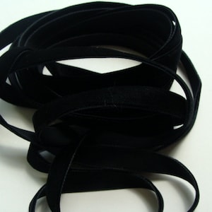 3/8&quot; Velvet Ribbon - Black - 5 yards
