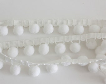 Pom Pom Fringe - White - Simplicity Brand - 3 yards