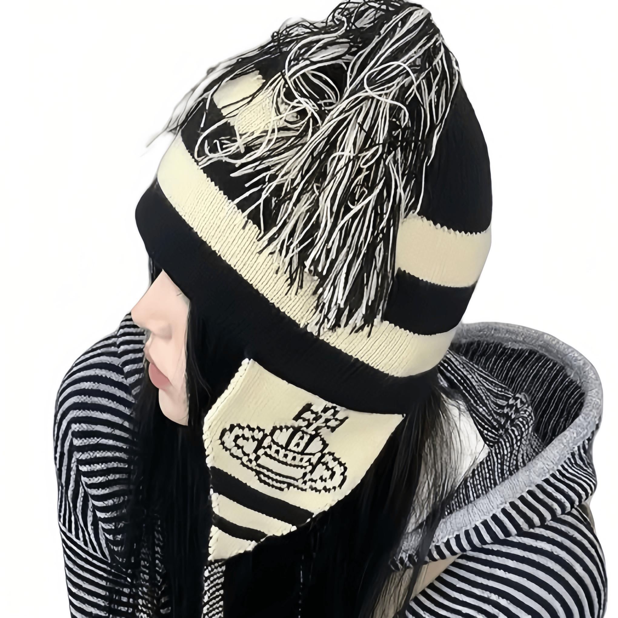 viviennewestwoodビーニー　NANA Hongjoong from @ateez_official_ in a Vivienne Westwood knitted orb