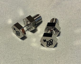 Nana Anime Bolt Earrings Silver Tone Screw Studs One pair New in box 324