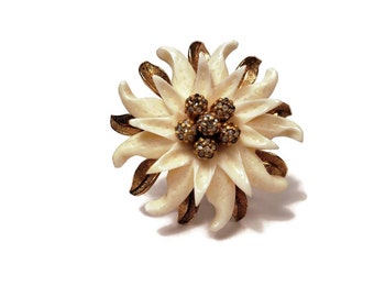 Ciner Carved resin Flower Brooch