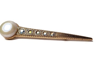 Kirks Folly Bar Brooch with large Pearl