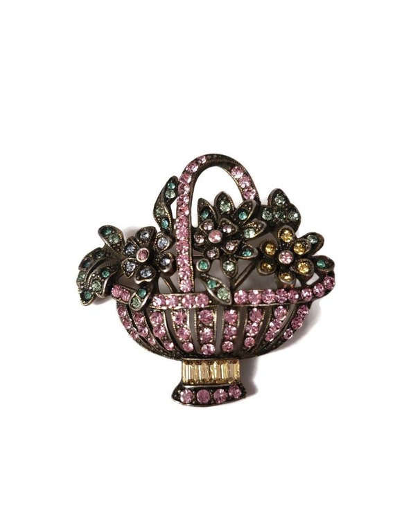 Sprintime Banana Bob Flower Basket Brooch