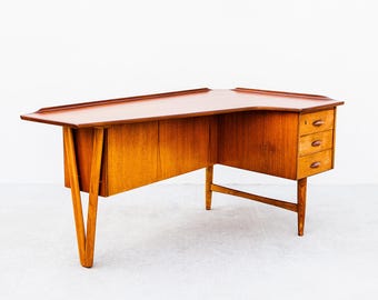 1950s Danish Modern Teak and Oak Boomerang Desk by Peter Lovig Nielsen