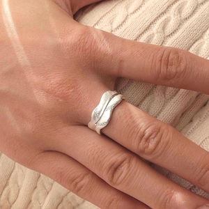 Adjustable Leaf Ring · White Gold Vermeil Sterling Silver · A Quiet Luxury Gift for Strength and Confidence