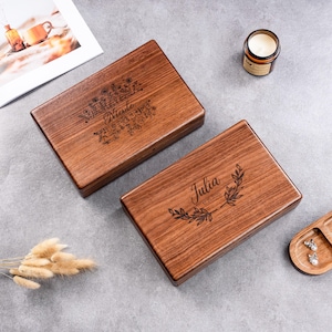 Personalized Wooden Walnut Jewelry Box – Custom Engraved Keepsake Gift Box