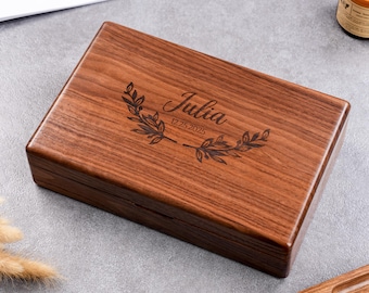 Personalisierte Walnuss Schmuckschatulle - Abschlussgeschenk für sie