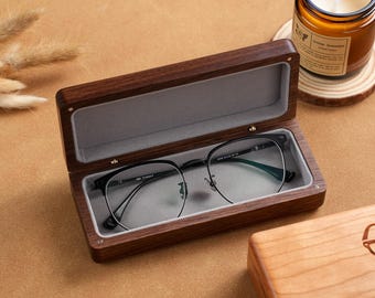 Geburtstagsgeschenk - Personalisierte Brillenetui aus Holz mit individuellem Namen