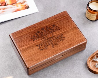 Personalisierte Walnuss Schmuckschatulle - Geschenk für Mama zum Muttertag