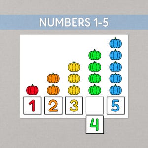 Puede incluir: Una hoja de trabajo educativa titulada NUMBERS 1-5 con columnas de calabazas. Una calabaza roja sobre el número 1, dos naranjas sobre el 2, tres amarillas sobre el 3, cuatro verdes sobre un cuadro vacío y cinco azules sobre el 5. Un número 4 verde está debajo.