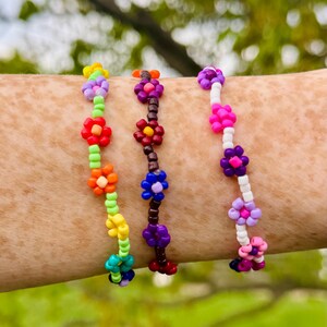 Handmade Glass Seed Bead Flower Bracelet Colorful Daisy Chain Friendship Bracelet  Boho Festival Jewelry Summer Party Favors Elastic