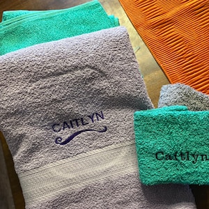 Personalized Embroidered Bath Set