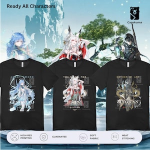 Może przedstawiać: Trzy czarne koszulki z ilustracjami postaci w stylu anime. Lewa koszulka przedstawia postać z niebieskimi włosami z napisem Heart Sword Qin Xiao. Środkowa koszulka przedstawia postać z białymi włosami z napisem The Moon Fox Hsin. Prawa koszulka przedstawia ciemną postać z napisem Nether Qi Art Jingran.