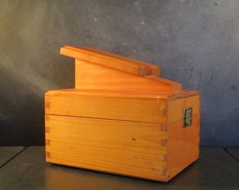 Vintage Wooden Shoe Shine Box with Shoe Rest-Shoe Groomer