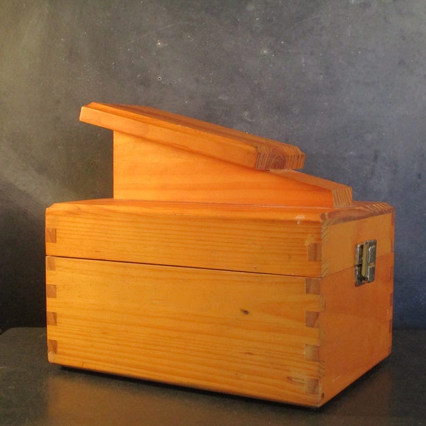 Vintage Wooden Shoe Shine Box with Shoe Rest-Shoe Groomer