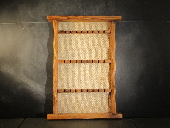 アイヌ模様 木製マガジンラック アイヌ紋様 木彫 マガジンラック 木製小物入れ 伝統工芸 民藝 - メルカリ