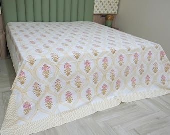 Classic Block Printed King Cotton Bedsheet with Pillow Covers For Bedroom