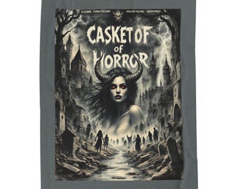 Copertina del fumetto pulp "Casket of Horror Lilith Rising" / Donna gotica con le corna, scena di un castello infestato