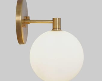 Applique murale globe moderne en laiton, luminaire pour meuble-lavabo en verre blanc