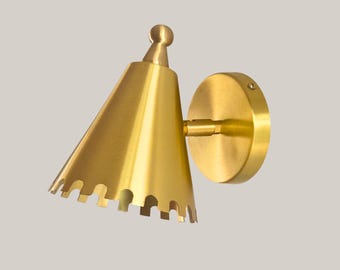 Brass Wall Sconce, Scalloped Cone Wall Light, Mid Century Modern Sconce, Gold Brass Wall Lamp, Vintage Bedroom Bathroom Lighting