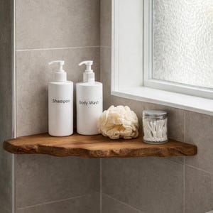 Wisząca półka, trójkątna półka z litego drewna w stylu rustykalnym, regał ekspozycyjny z naturalnego drewna.