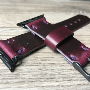 ハンドクラフトプラムホーウィンレザーのApple Watchバンド