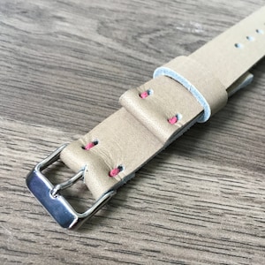 ハンドメイドのタンレザーApple Watchバンド：柔らかくて丈夫なストラップ