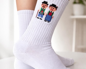 Calzini "Griaß enk" dal Tirolo – Calzini unisex ricamati in cotone biologico, idea regalo per donna e uomo, calzini tradizionali e particolari